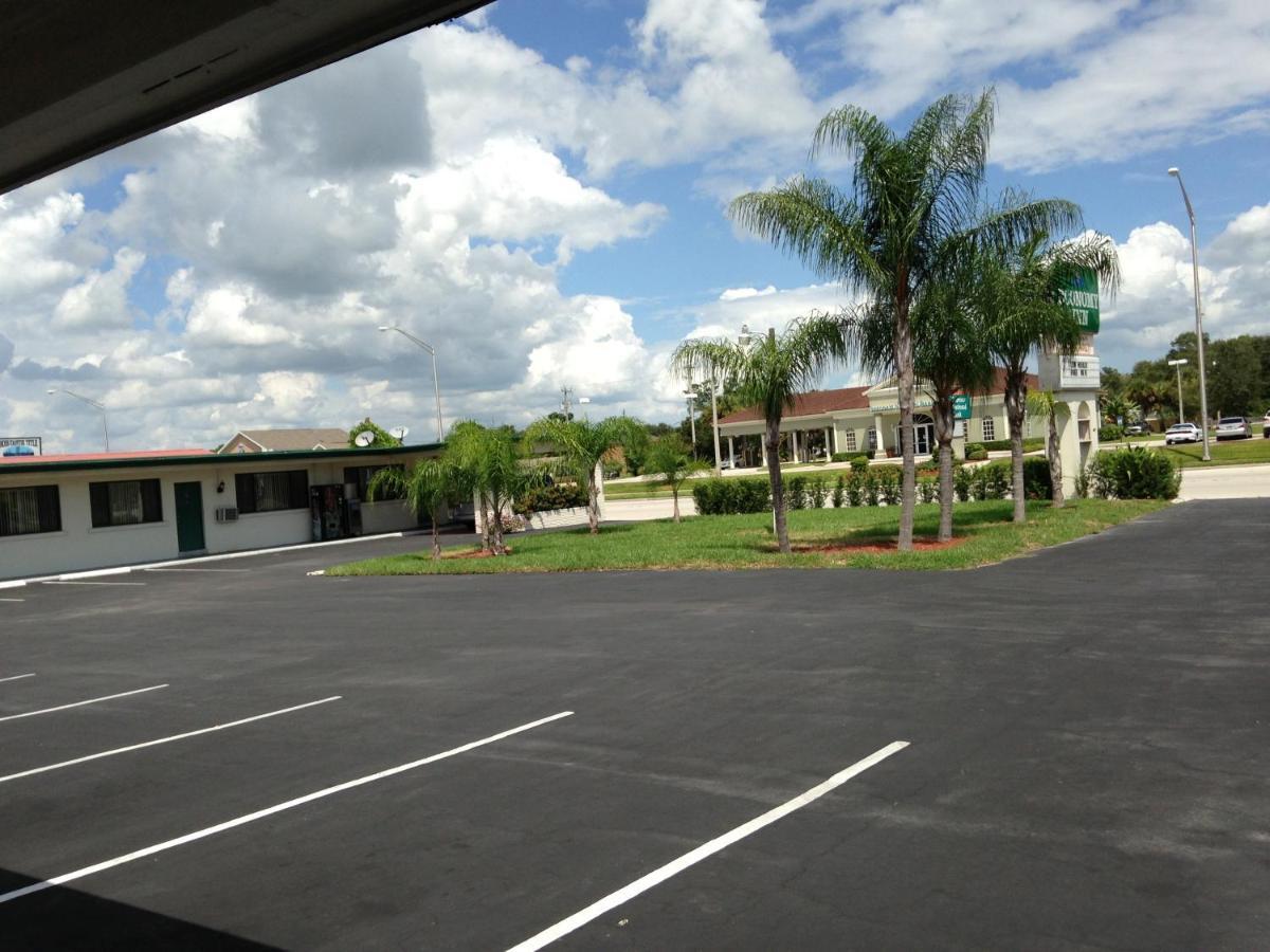 Economy Inn Okeechobee Exterior foto